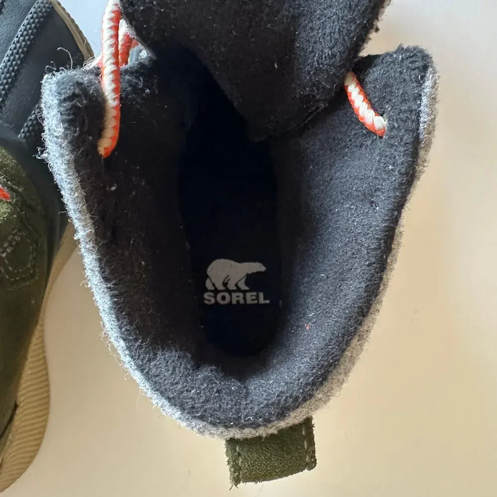 Sorel Out n About  IV Chillz Waterproof Boots Childrens Size 4 Outdoor Shearling